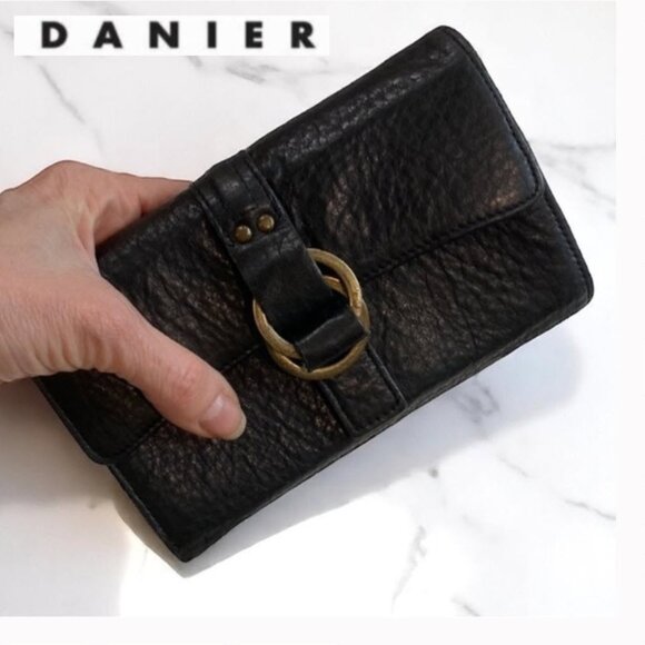 Danier Black Wallet Trifold Design pebbled Leather - Picture 1 of 16